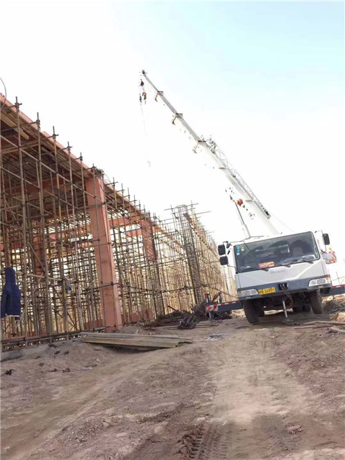 凤庆县吊车作业的安全注意事项有哪些？